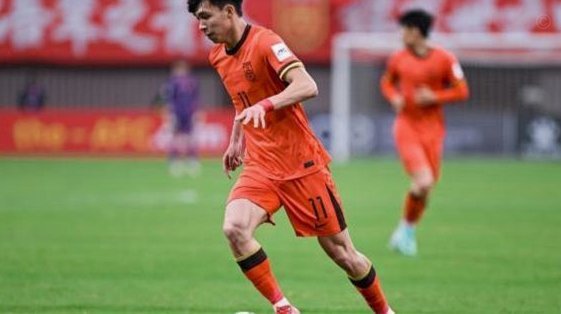 朱鹏宇与卡约身体接触不构成犯规