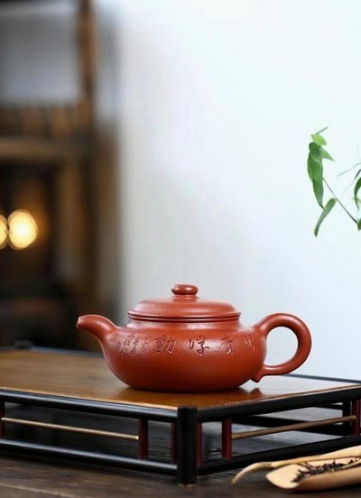 苏超友谊赛亮点：常州非遗紫砂壶献礼周深