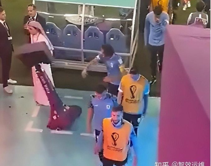 基莱斯倒地引发争议VAR最终判罚点球