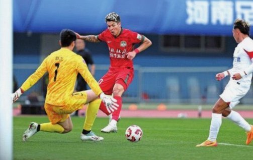 纳萨里奥策动古斯塔沃绝杀河南2-1力克国安