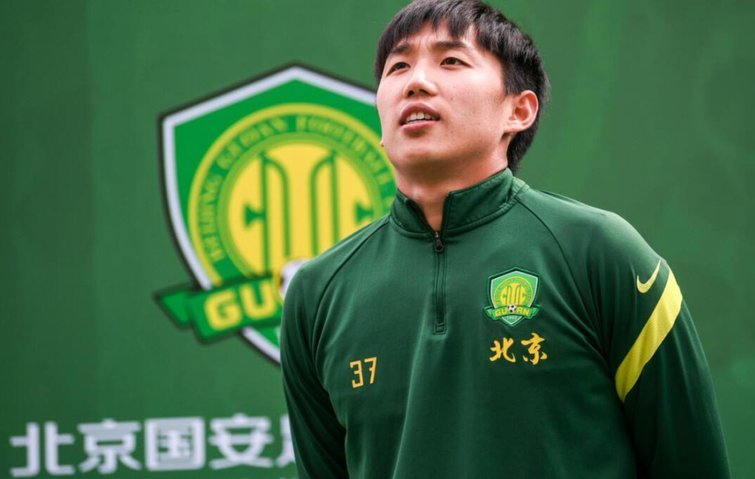 张玉宁受伤下场，年轻替补成关键
