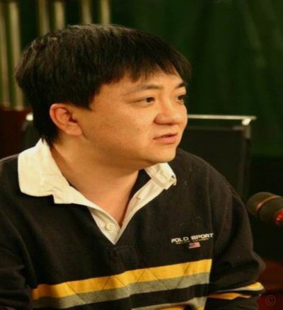 我说董路和孙继海应该分两桌坐，谁赞成谁反对?