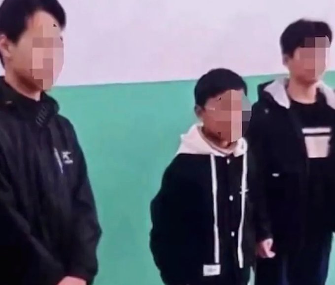 冲上热搜！14岁球员遭殴打致骨折，“一场双输的出圈”