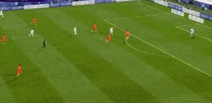 半场：中国0-0塔吉克斯坦，刘洋失单刀，韦世豪染黄