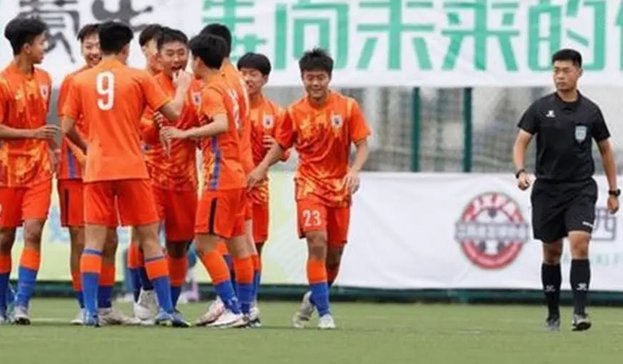 中国青少年足球：有多少人能踢够30场比赛？
